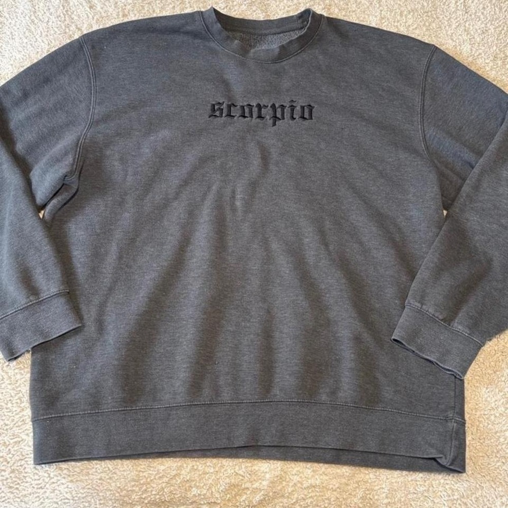 Scorpio Embroidered Crewneck Charcoal Grey 2XL UGC